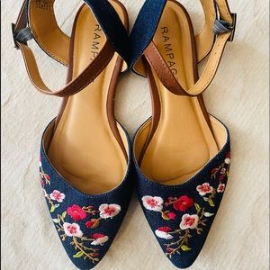 Adorable flat sandals by Rampage